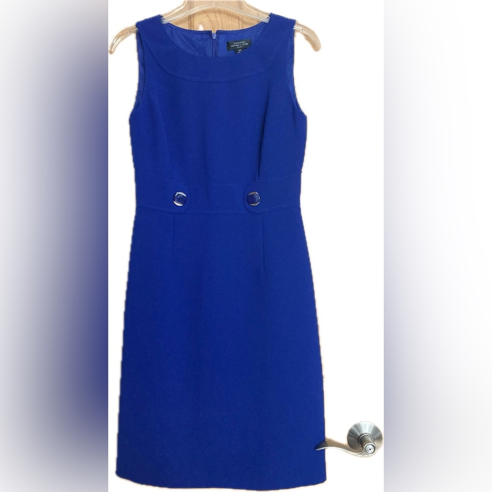 Tahari Lined, Sheath Dress, Size: 2P
Sleeveless Color: Royal Blue